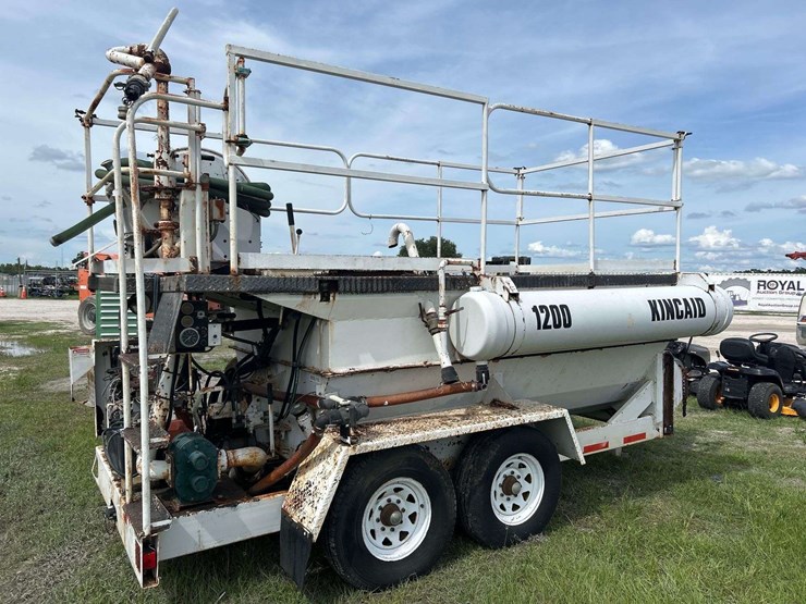 kinkaid-1200-ls-ph-towable-hydroseeder-image-3