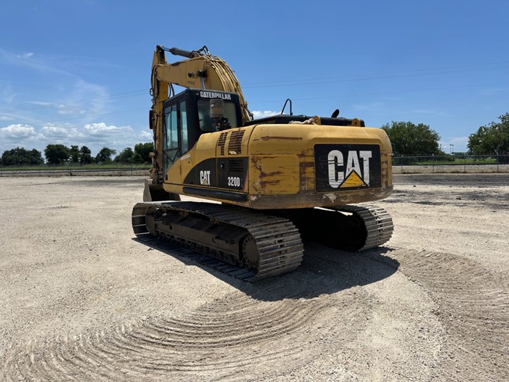 2008-caterpillar-320d-image-7
