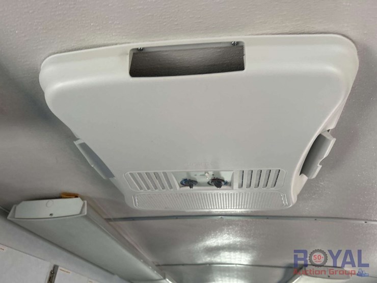2002-blue-bird-f131612-bus-image-43
