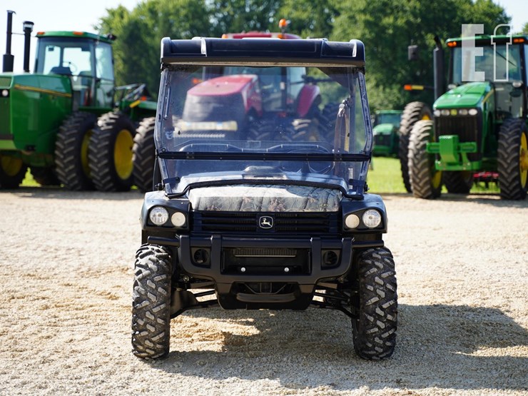 2017-john-deere-gator-xuv-825i-image-2