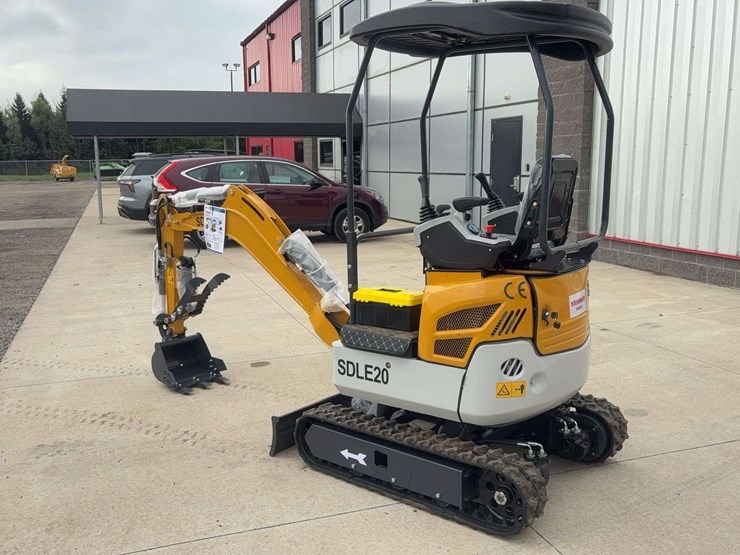 sdlanch-sdle20-mini-excavator-image-4