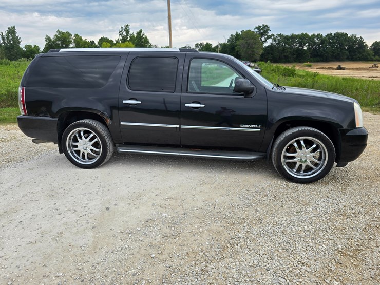 2011-gmc-yukon-xl-image-31