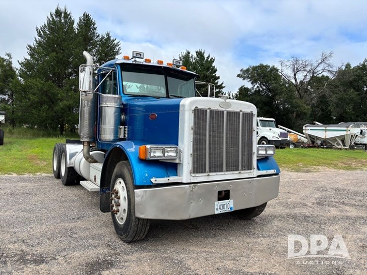 2002-peterbilt-379-image-19