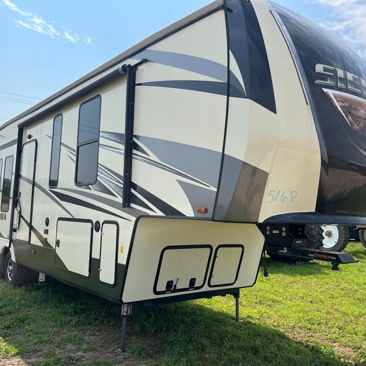 Sierra 5th Wheel Camper