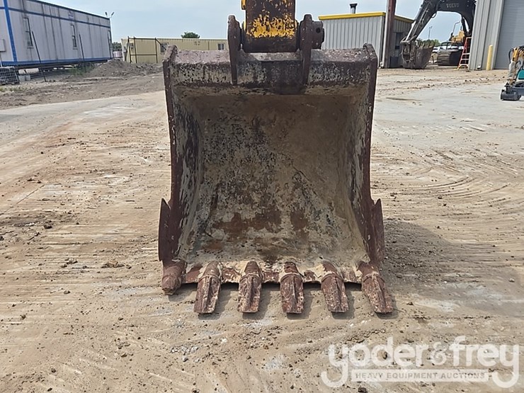 2019-komatsu-pc360-lc-11-image-24