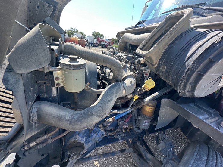 international-prostar-image-12