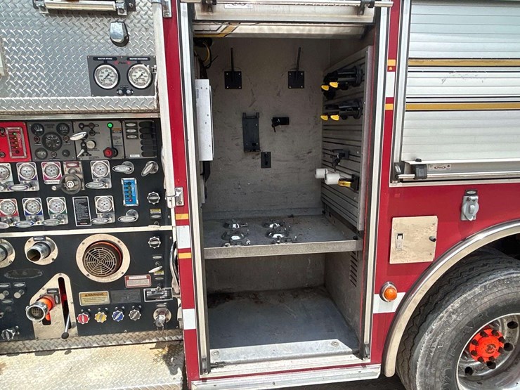 2003-pierce-tilt-cab-fire-truck-image-24