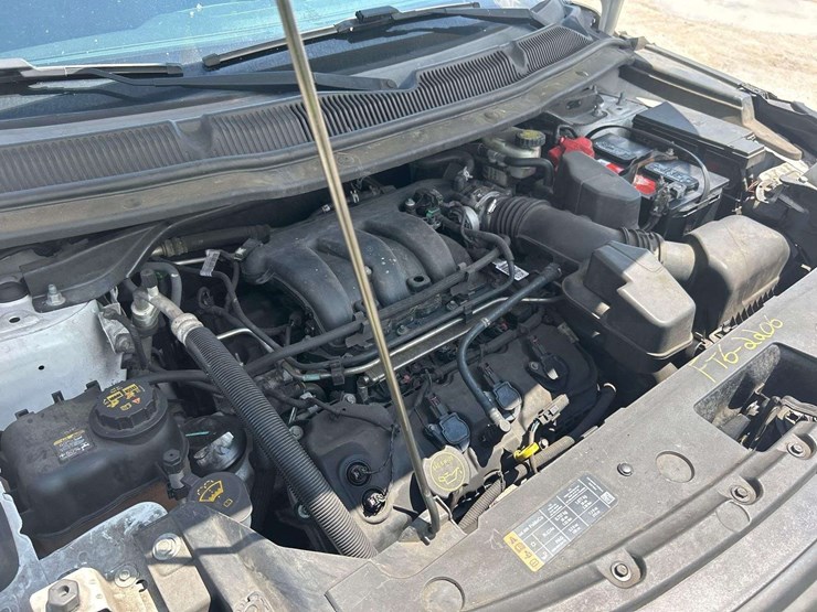 2016-ford-explorer-image-9