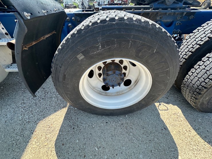 2017-international-prostar-image-9