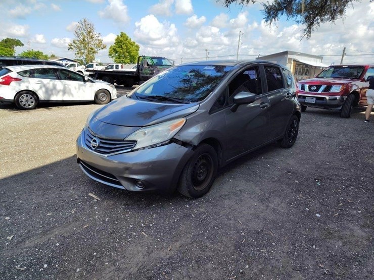 2016-nissan-versa-note-runs/moves-s-image-3