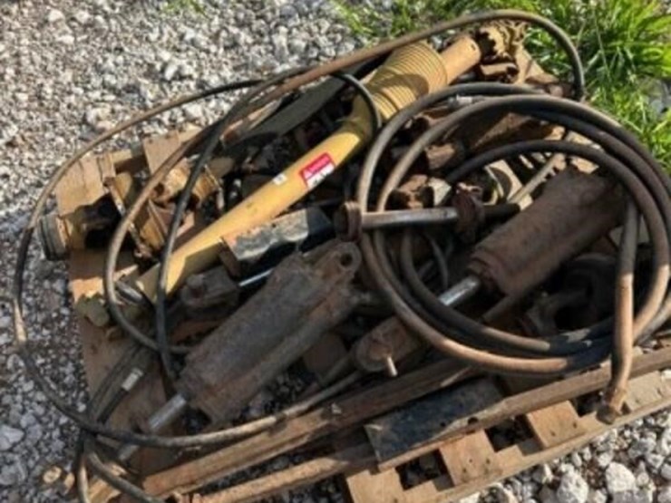 3-hydraulic-rams/parts,-4---pto-shafts-image-6