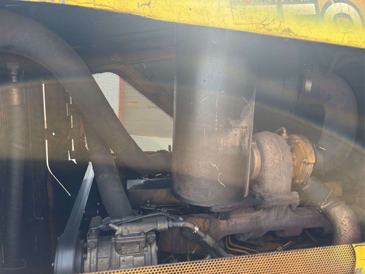 2005-deere-750j-image-22