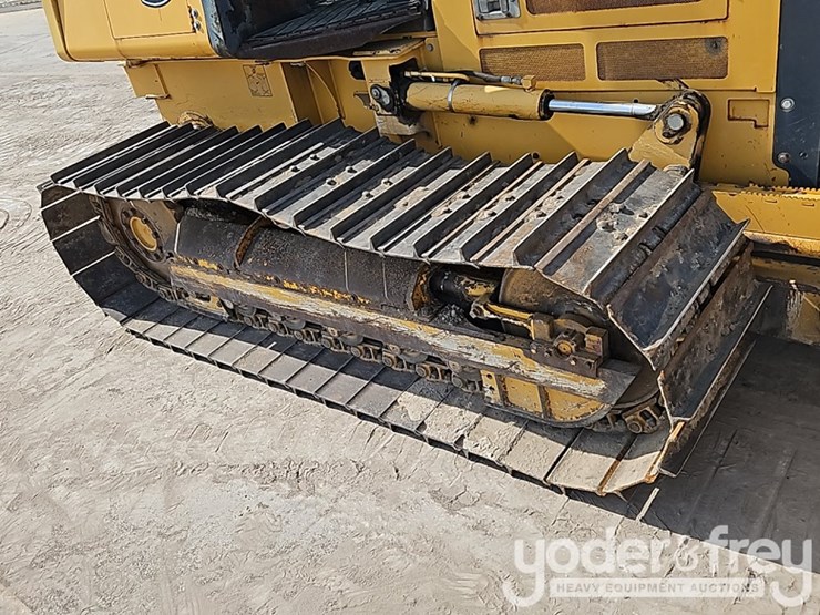 2015-deere-450j-image-13