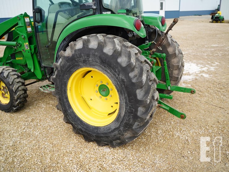 john-deere-4044r-image-29