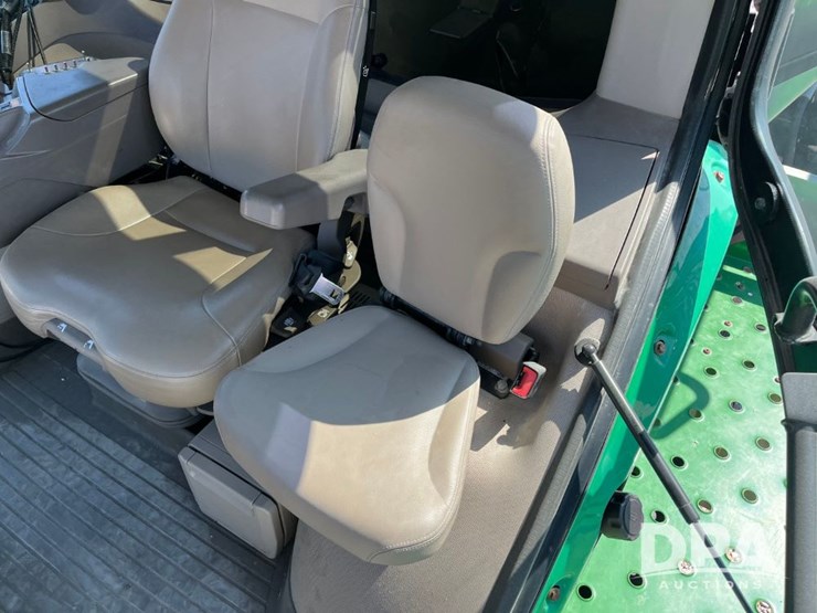 2019-john-deere-f4365-image-74