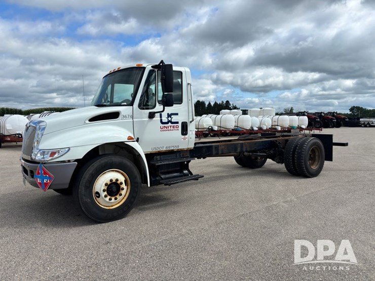 2007-international-durastar-4300-image-2
