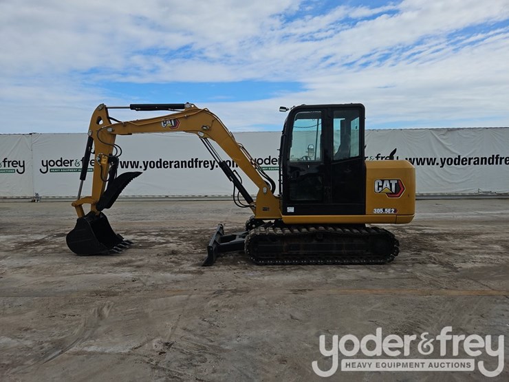 2021-caterpillar-305.5-image-2
