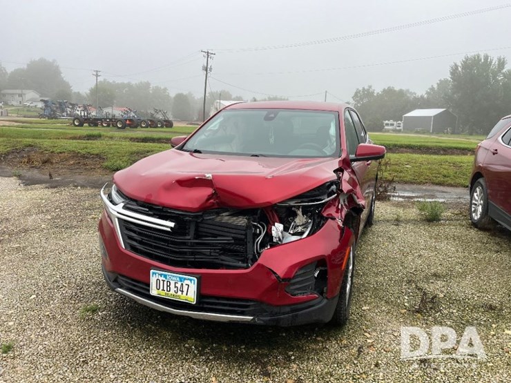 2024-chevrolet-equinox-lt-image-2