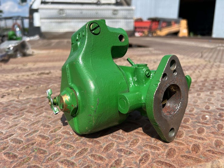 marvel-schebler-dltx-10-carburetor-image-3