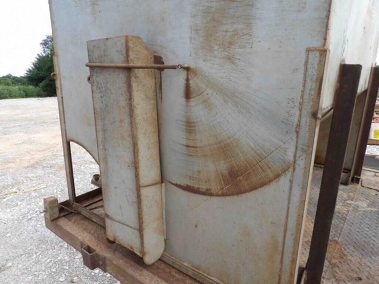 bar-6-cake-feeder-on-trailer-image-9