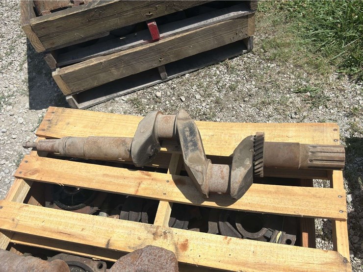 john-deere-model-g-crankshaft-image-1