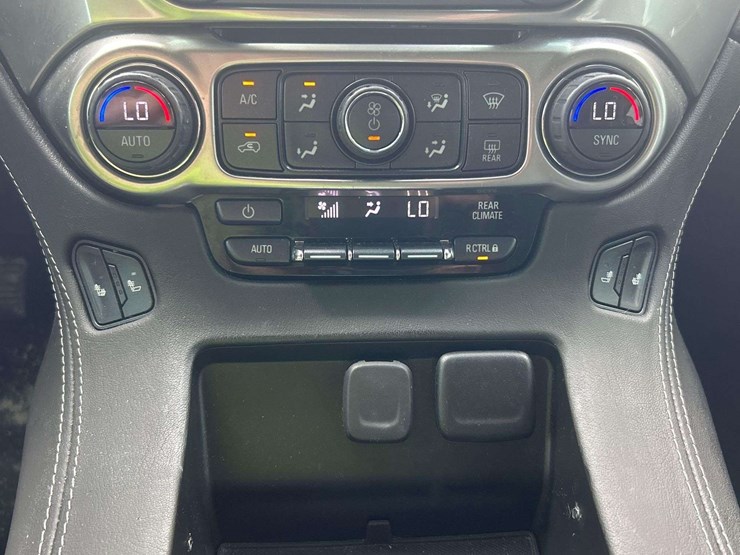 2019-chevrolet-tahoe-lt-image-36
