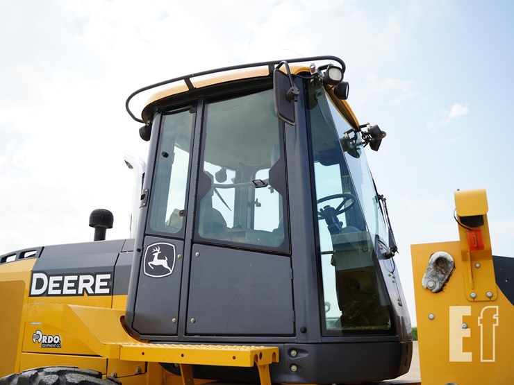 2015-deere-544k-image-21