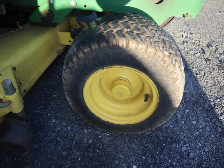 john-deere-345-image-11