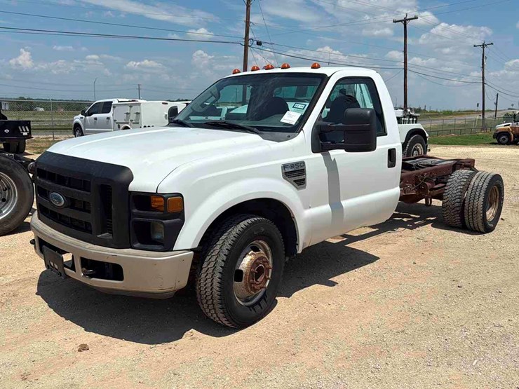 2008-ford-f350-image-1