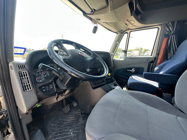 2017-international-prostar-image-15