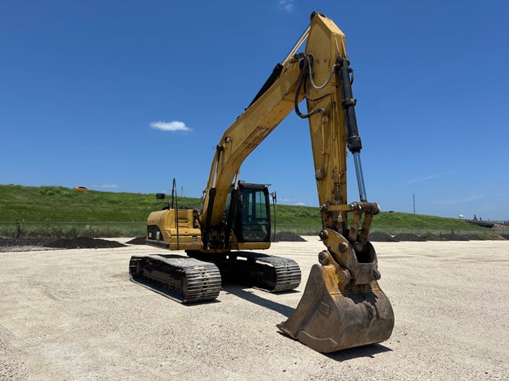 2008-caterpillar-320d-image-3