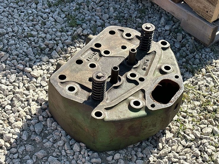 john-deere-model-g-head-image-11