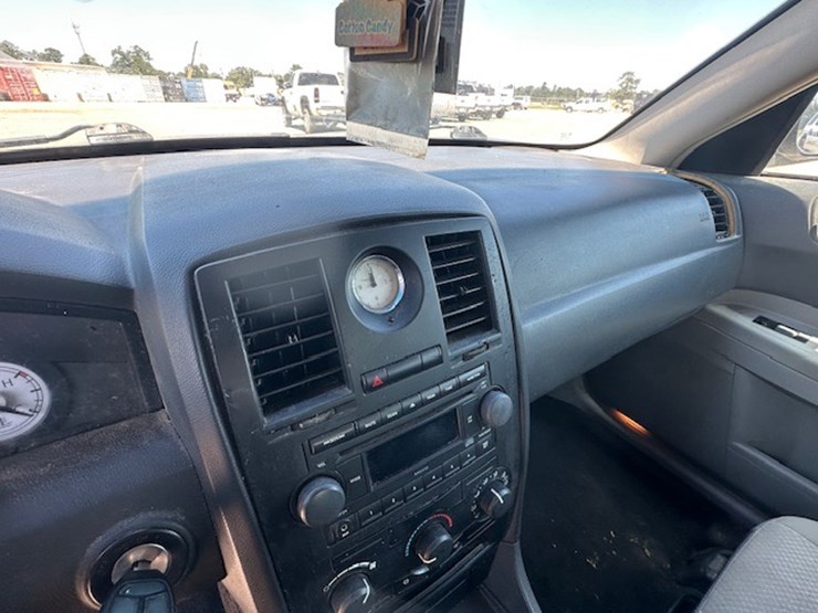 #23051-•-2007-chrysler-300-image-39