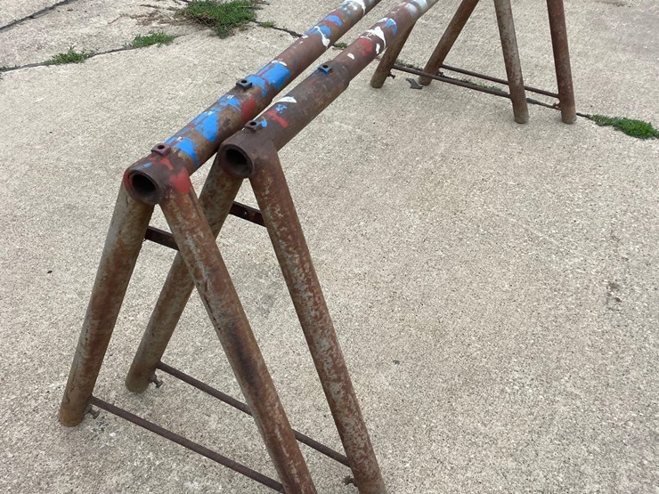 2-5-1/2ft-metal-saw-horses-image-4