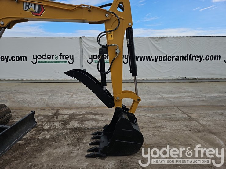 2021-caterpillar-305.5-image-16