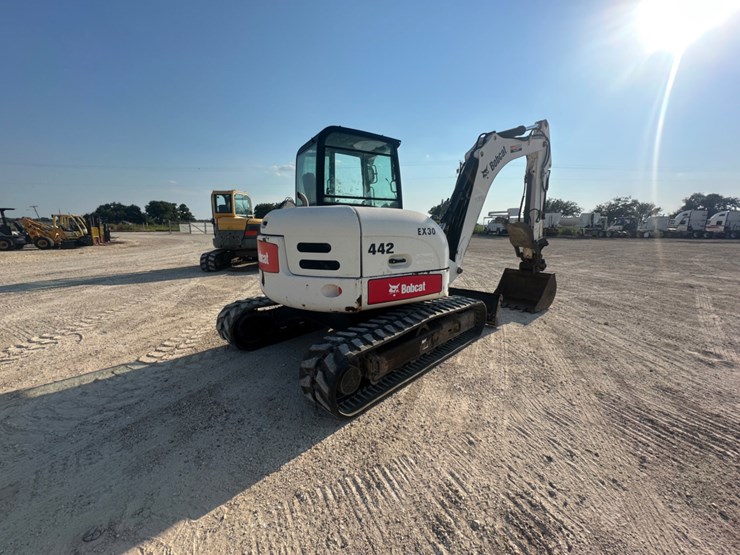2009-bobcat-442e-image-5