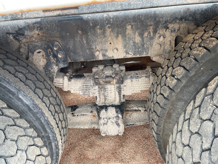 1995-ford-l9000-image-52