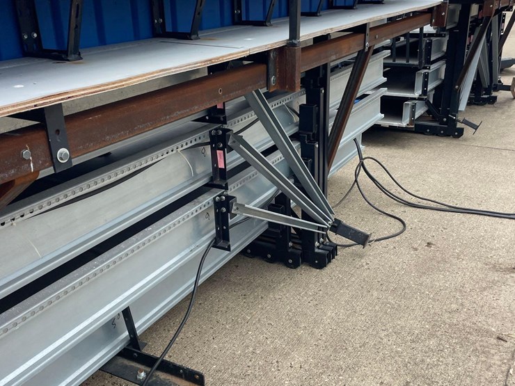 4-sections-of-bleachers-image-5
