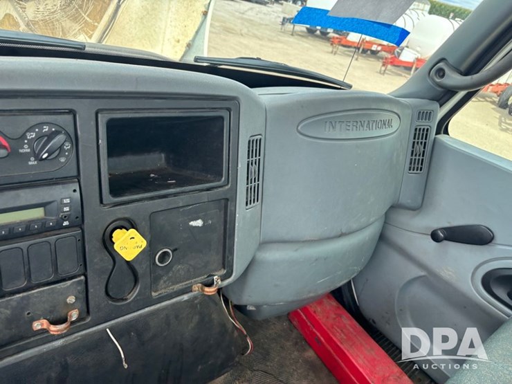 2007-international-durastar-4300-image-48