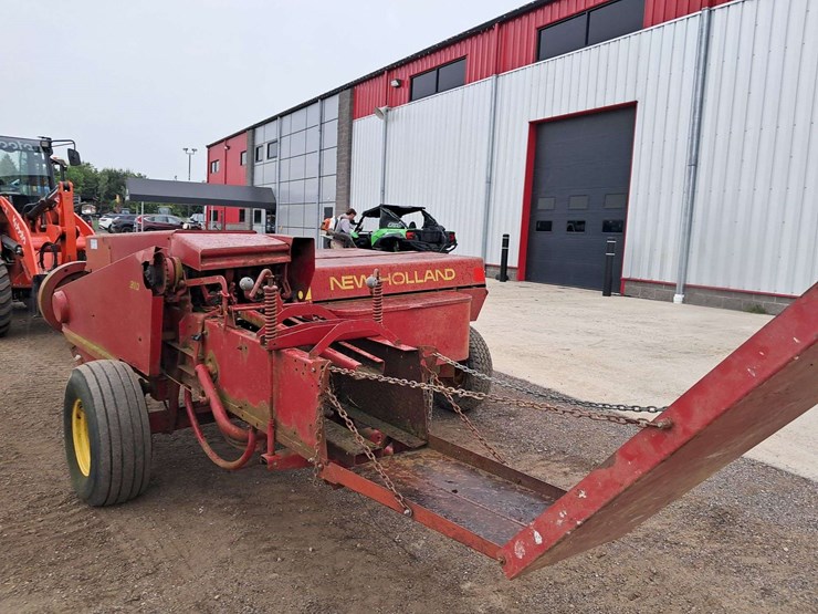 new-holland-310-image-5