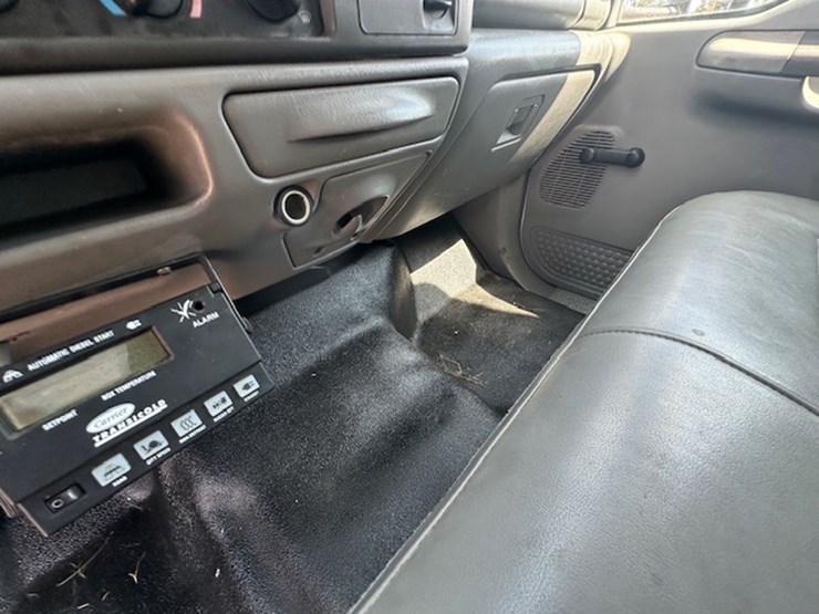 2003-ford-f550-image-41