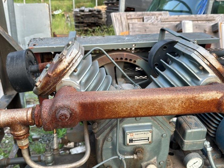 #138-•-ingersoll-rand-air-compressor-image-9