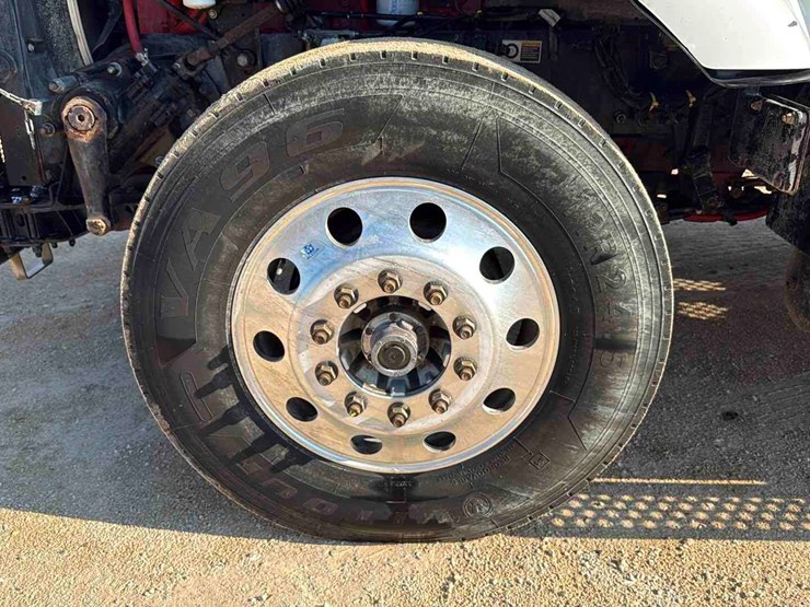 2019-kenworth-t880-image-10