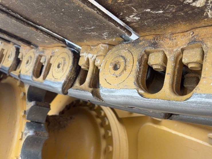 2013-cat-dgn-lgp-dozer-image-21