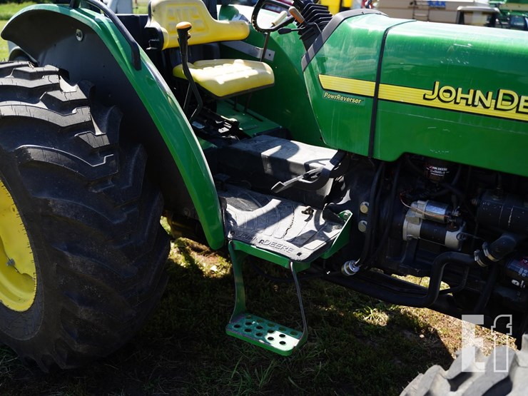 2004-john-deere-5220-image-17