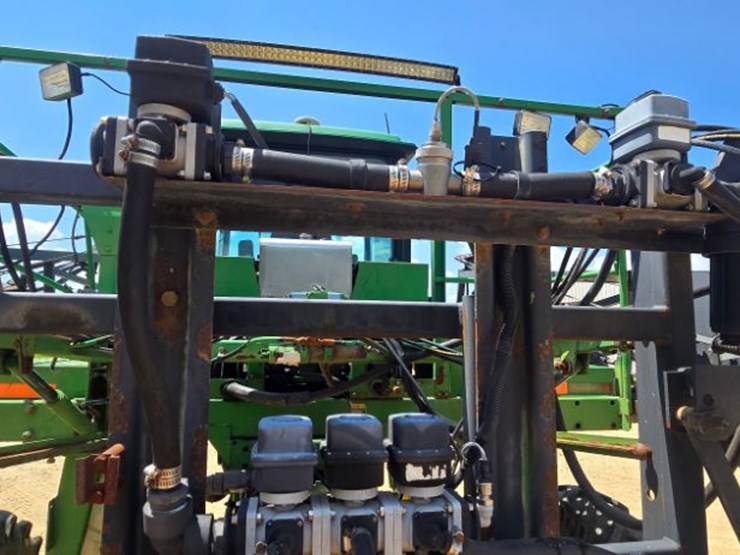 2005-john-deere-6700-image-15