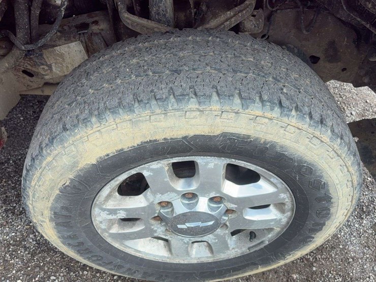 2011-chevrolet-silverado-image-12