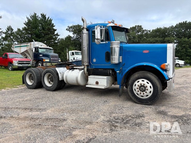 2002-peterbilt-379-image-2