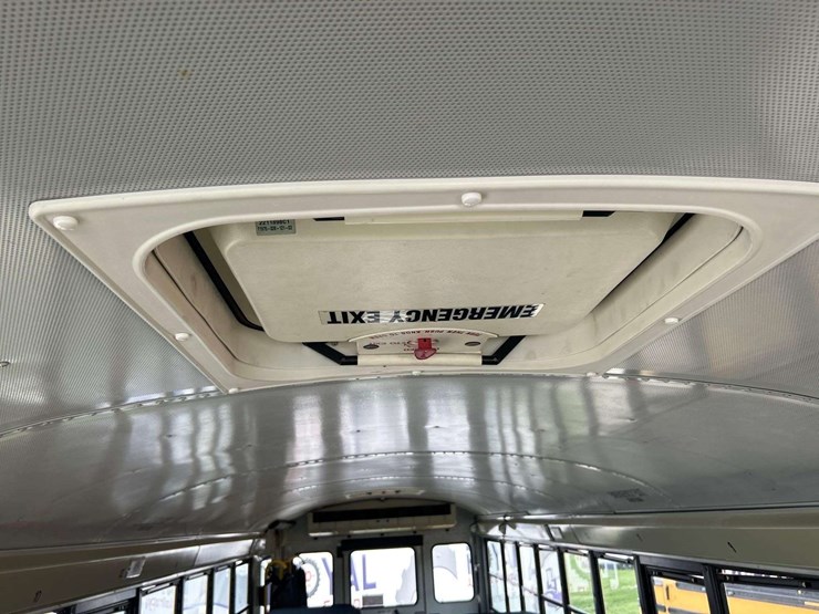 2009-ic-corporation-pb105-school-bus-image-17