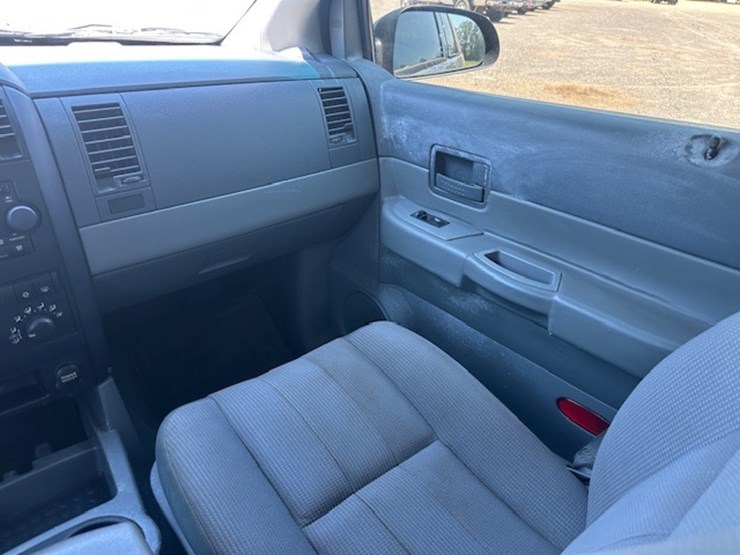 2005-dodge-durango-image-36